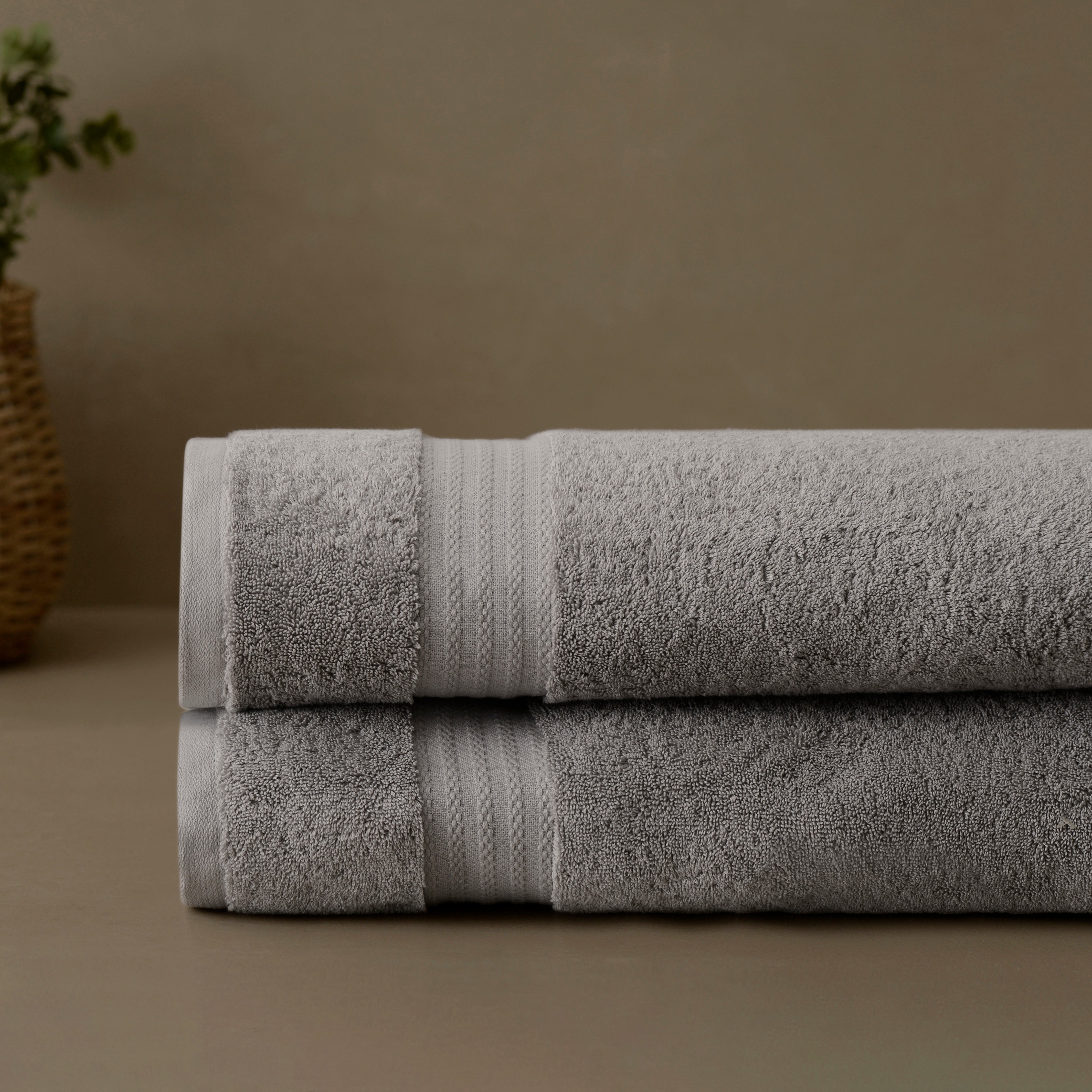 Super Soft Luxury Bath Towels - 4 Bath Towels Charcoal Gray - Solid 100% Cotton